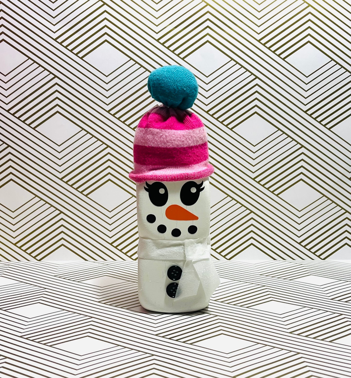 Snowmen Two-Tier Cubes Assorted Sock Hats