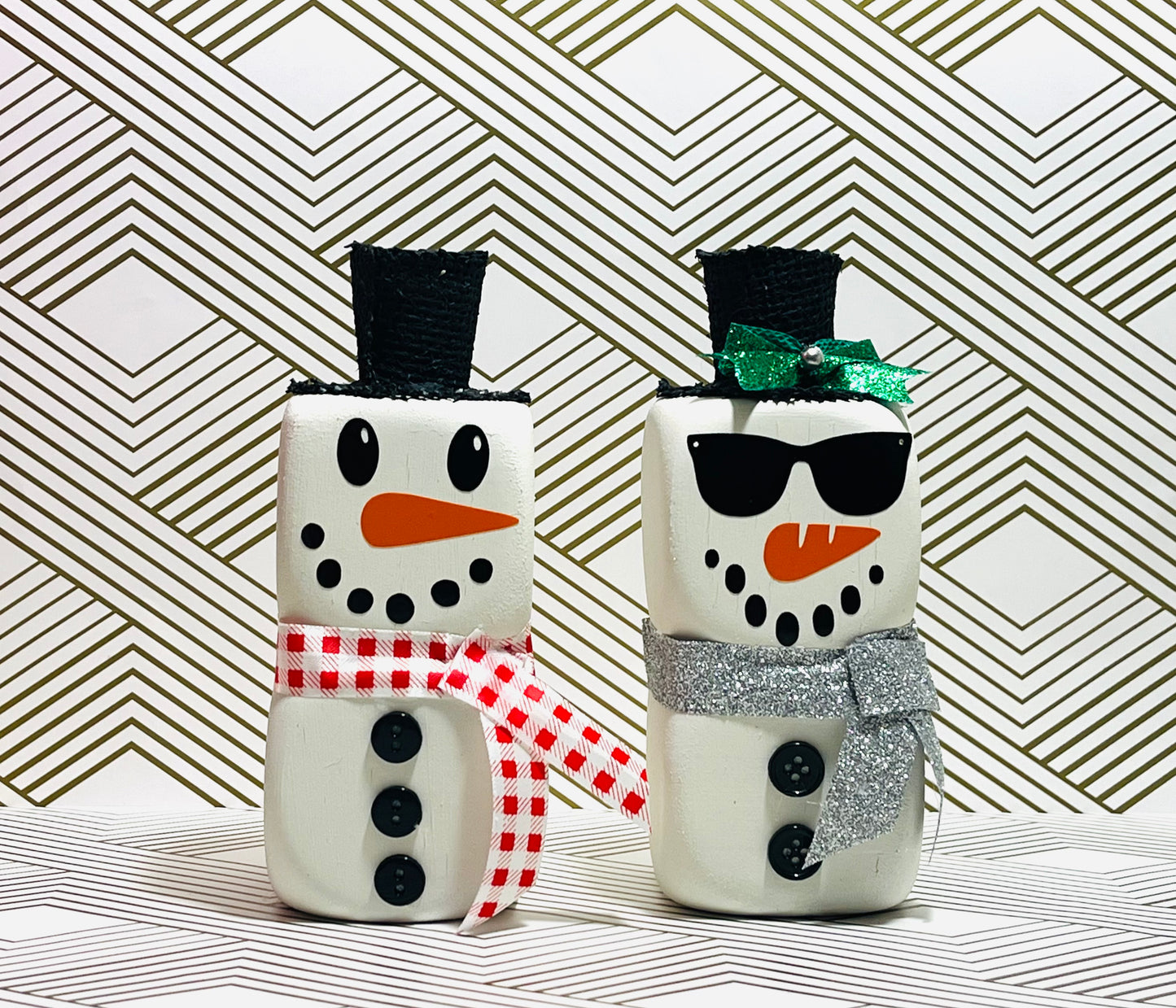 Snowmen Two-Tier Cubes Black Top Hats